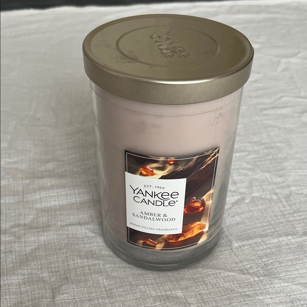 Amber & Sandalwood Scented Candle | Yankee Candle | 20 oz